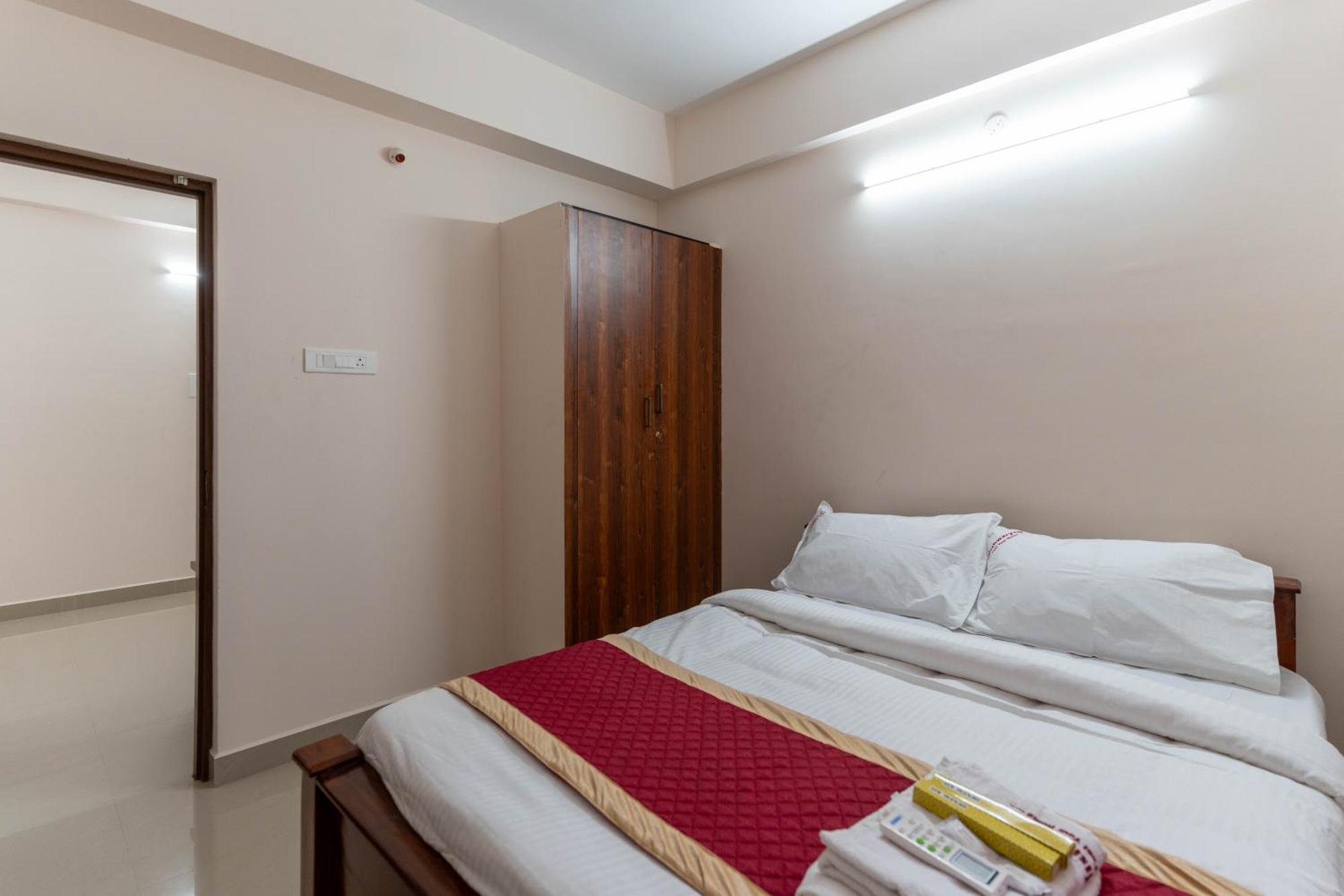 Aishwaryam Service Apartment Chennai Luaran gambar
