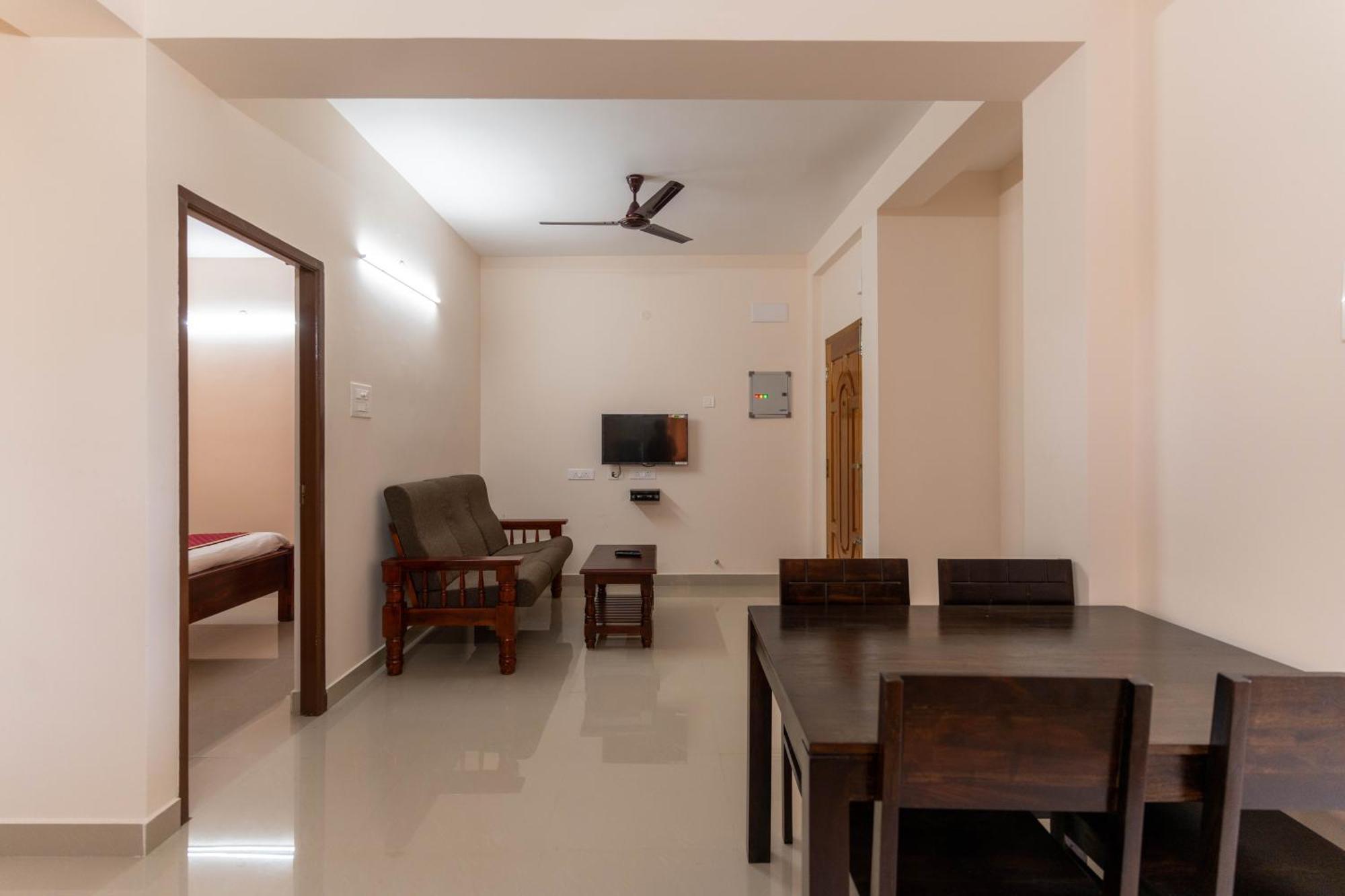 Aishwaryam Service Apartment Chennai Luaran gambar