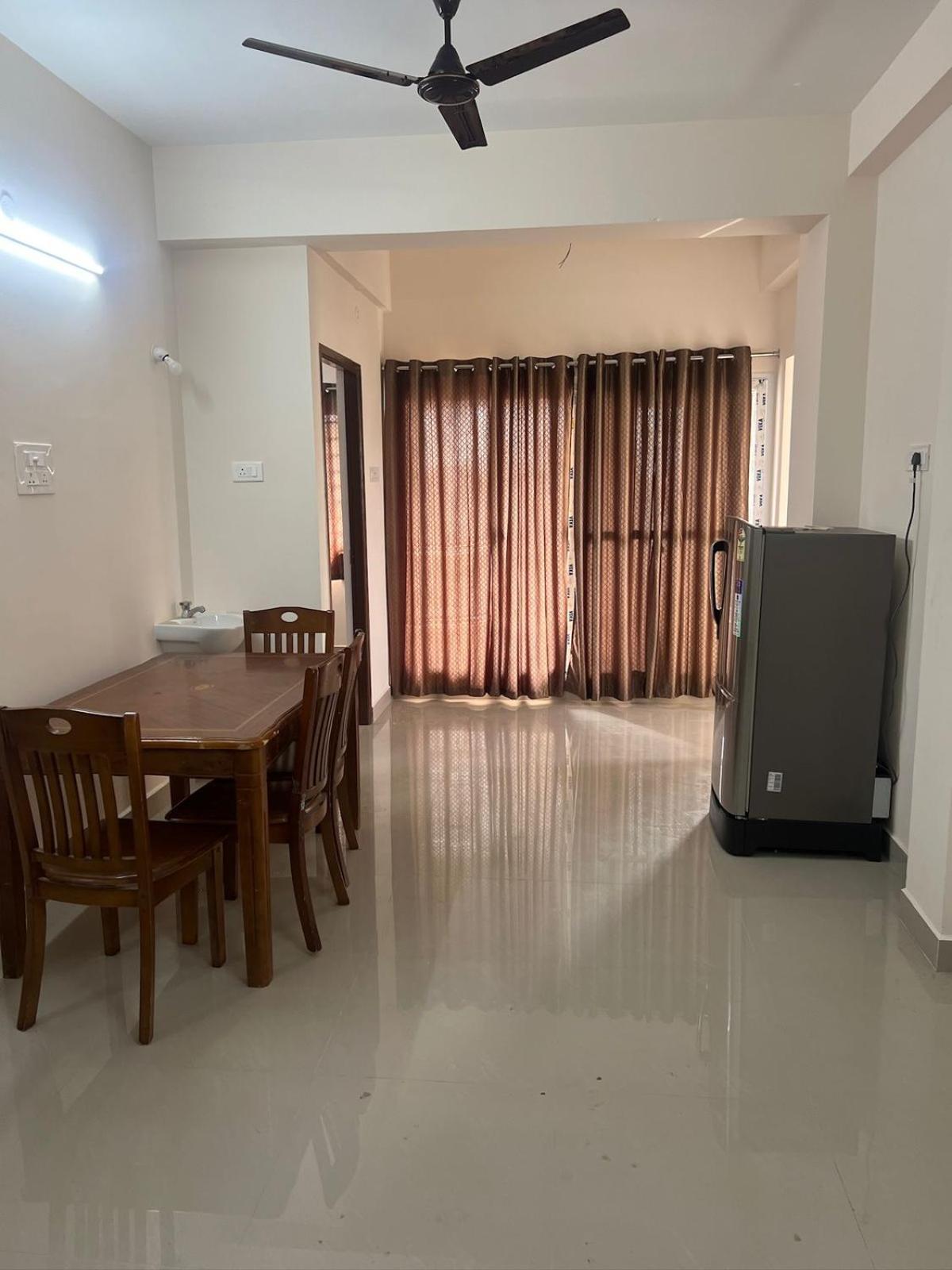 Aishwaryam Service Apartment Chennai Luaran gambar