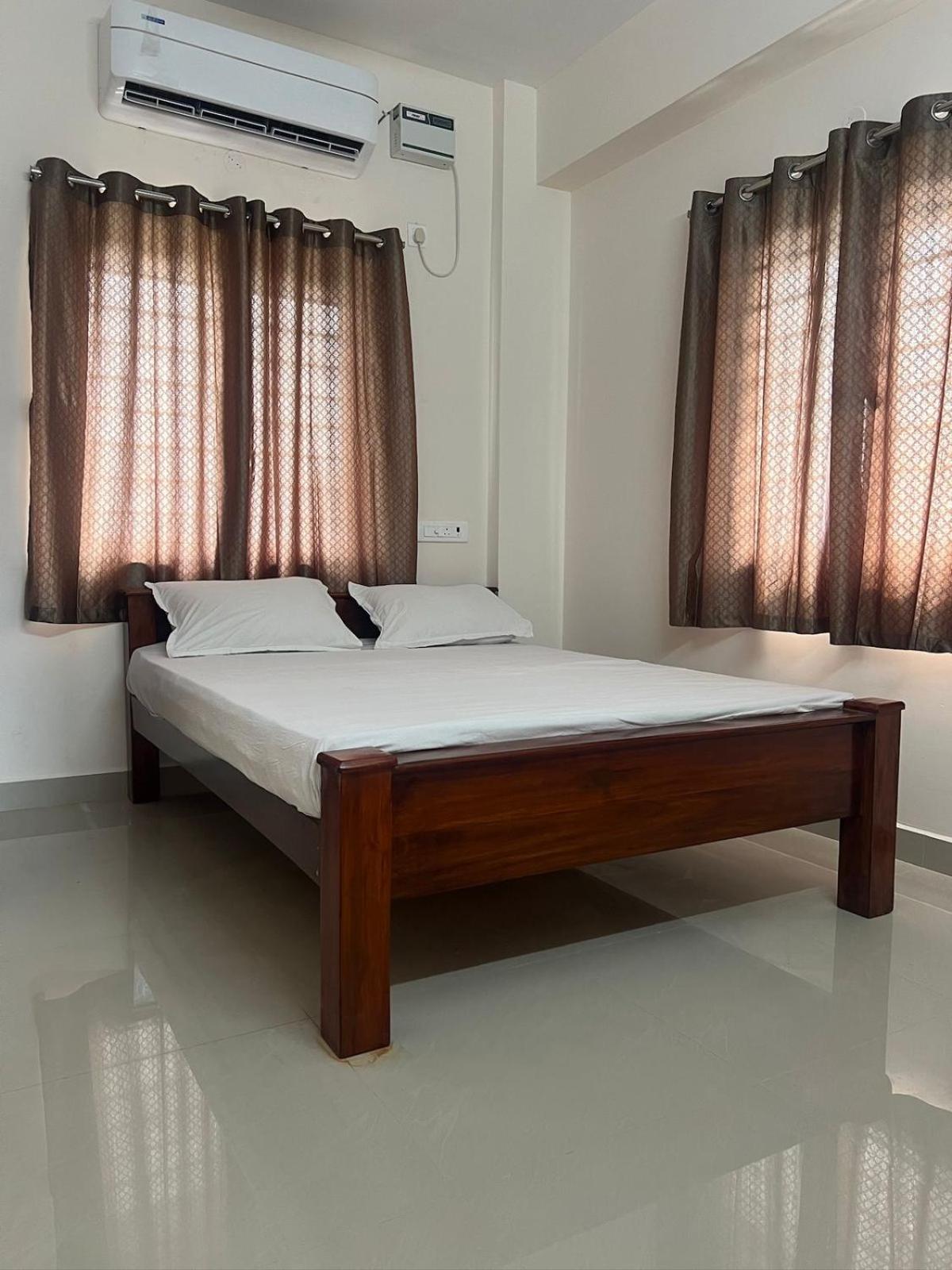 Aishwaryam Service Apartment Chennai Luaran gambar